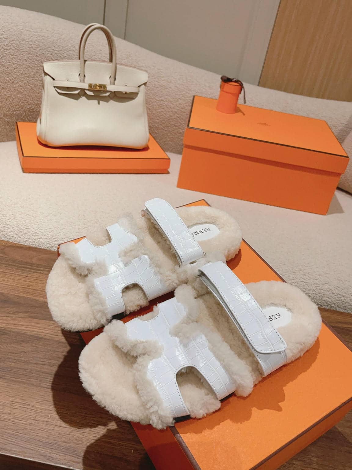 Hermès fur slippers-43